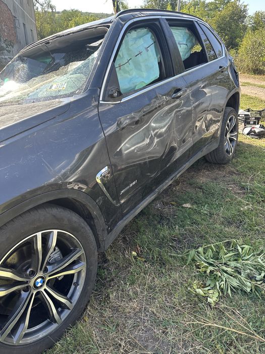 BMW X5 F15 ціла або по  запчастинах