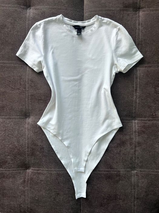 Біле боді сілуетне new look