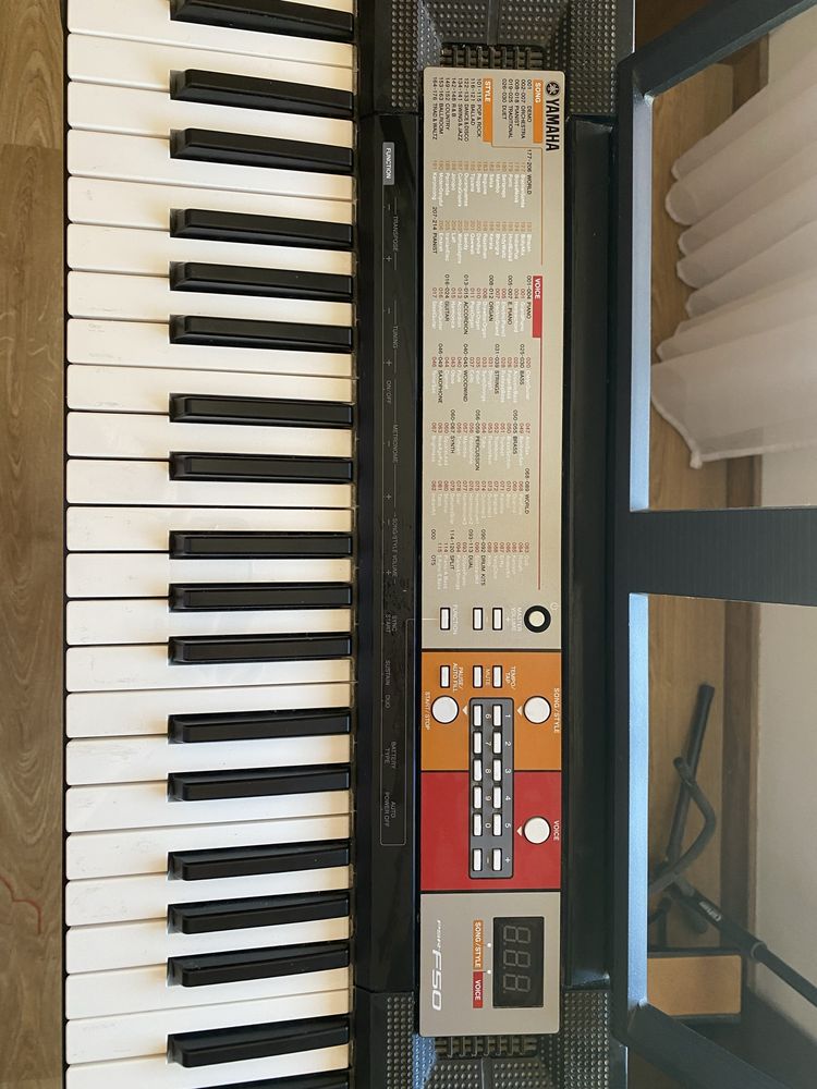 Piano portátil - Yamaha PSR-F50