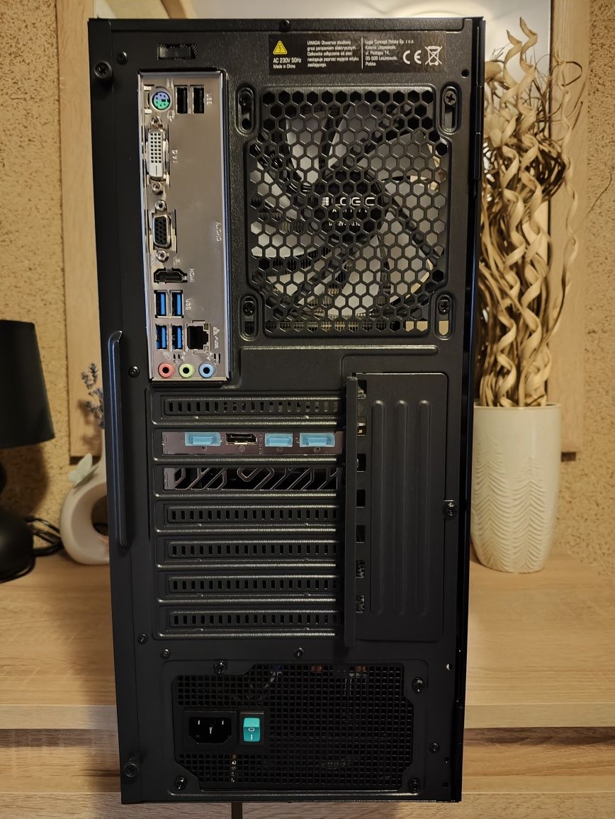 Komputer gamingowy 5700X / 16RAM / RX 6650XT / 1TB / WIN 10 Pro
