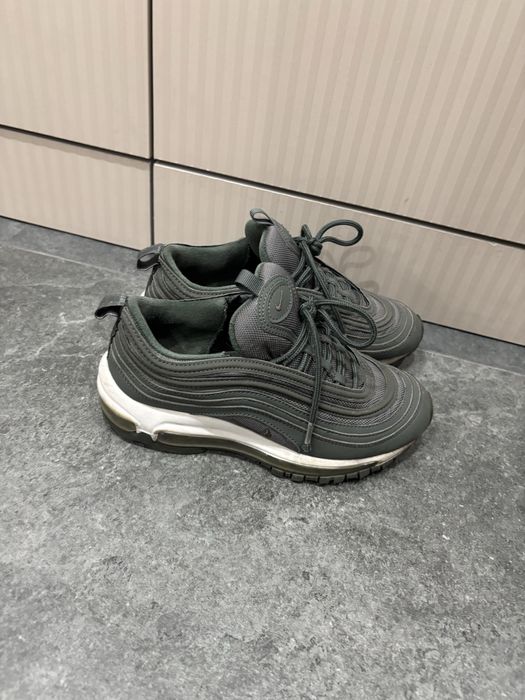 Дві пари кросовок найк тн чорні  і най аір макс 97