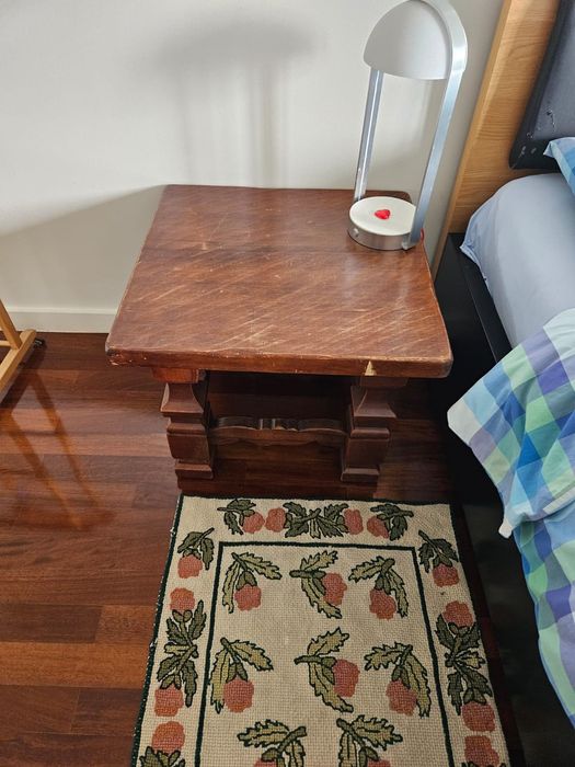Mesa de apoio em madeira maciça de alta qualidade