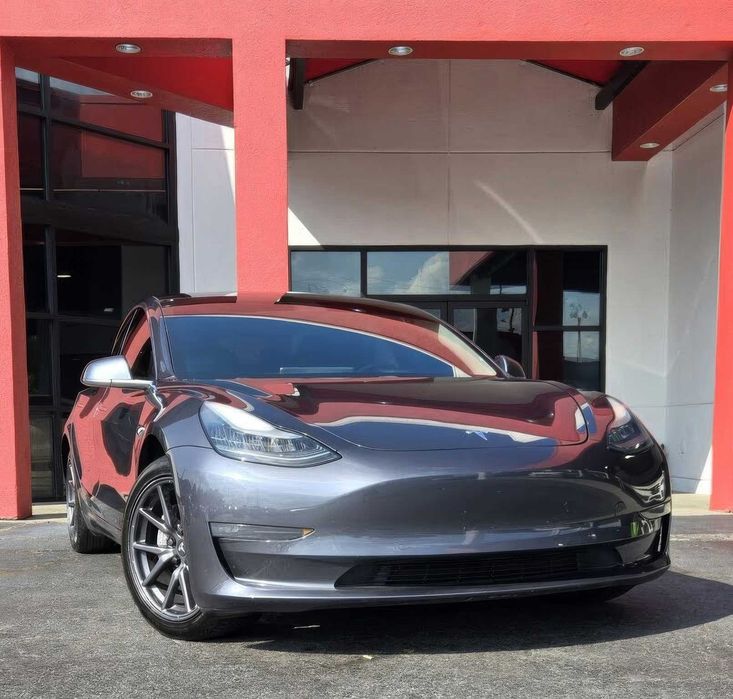 Tesla Model 3 Long Range      2019