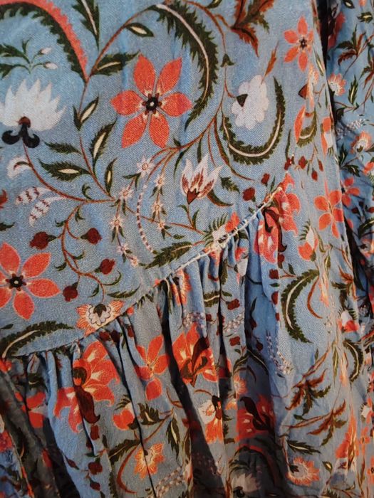 Śliczna piękna sukienka midi rozmiar ok 44/46 wiskoza kwiaty