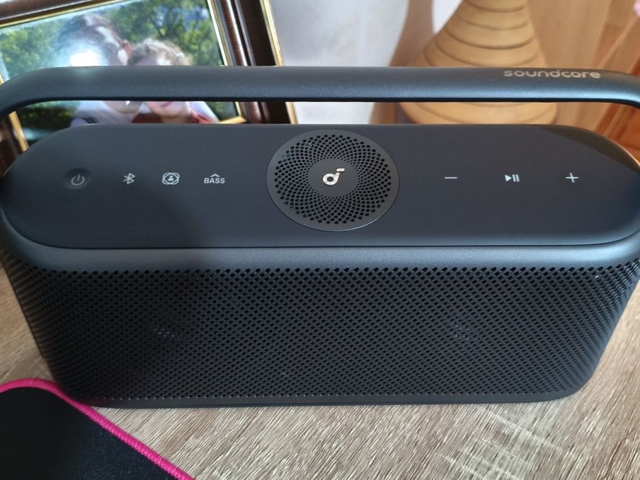 Coluna bluetooth soundcore motion x600