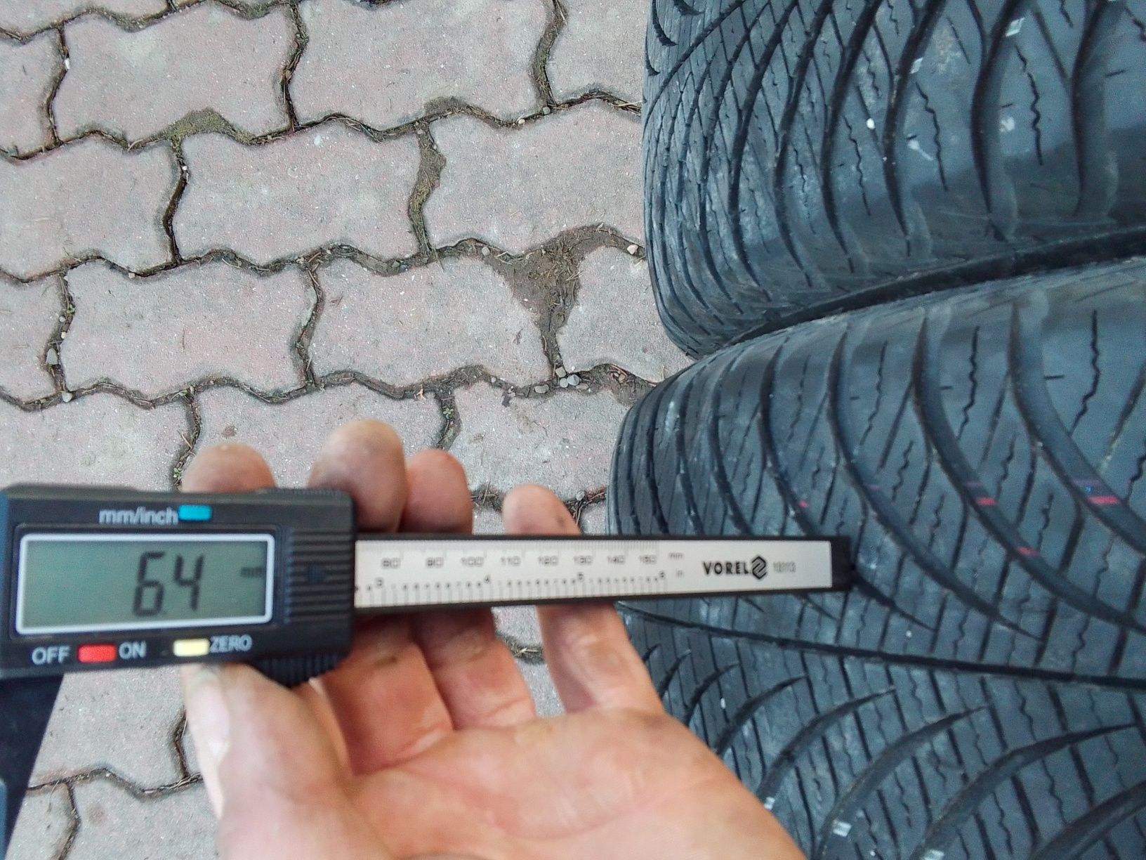 Cena za 2 Opony wielosezonowe 215/60r16 GOODYEAR 2020r 6.5mm