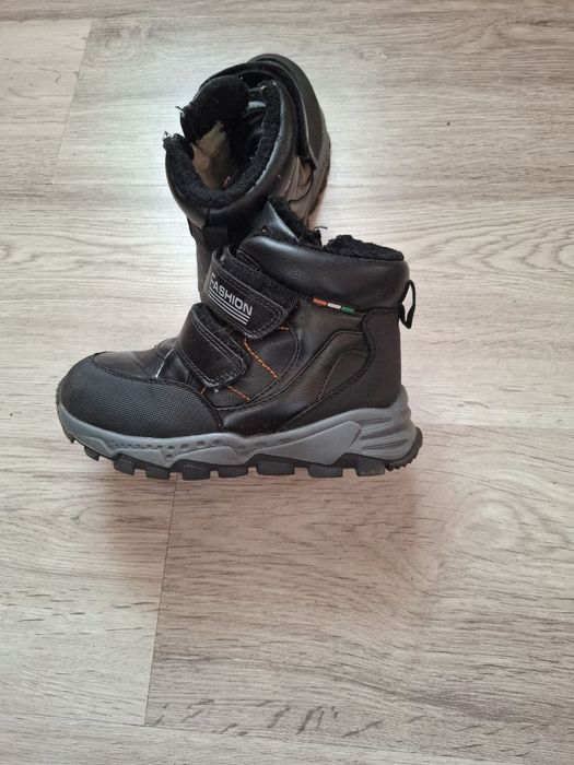 Продам чоботи зимові дитячі