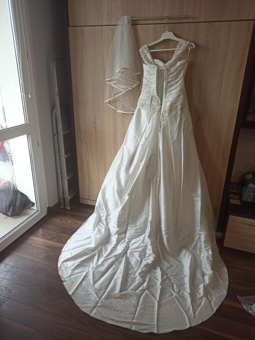 Suknia ślubna ecru 166 cm +5cm obcas