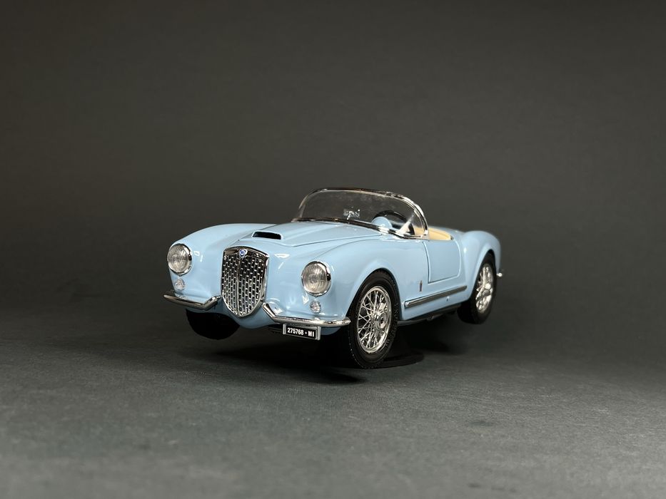 Моделі машинки 1:18 Maisto Bburago
