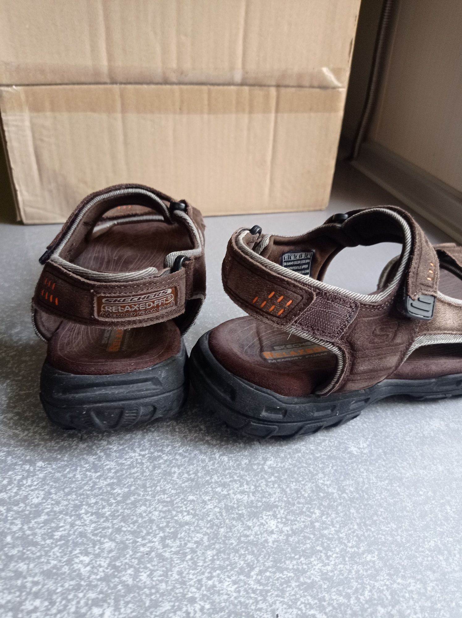 Шкіряні сандалі Skechers Garver Memory Foam Relaxed Fit -45р