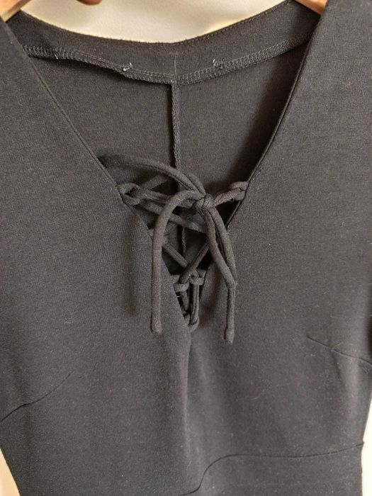 Sukienka czarna XS S tuba krótki rękaw ołówkowa dopasowana