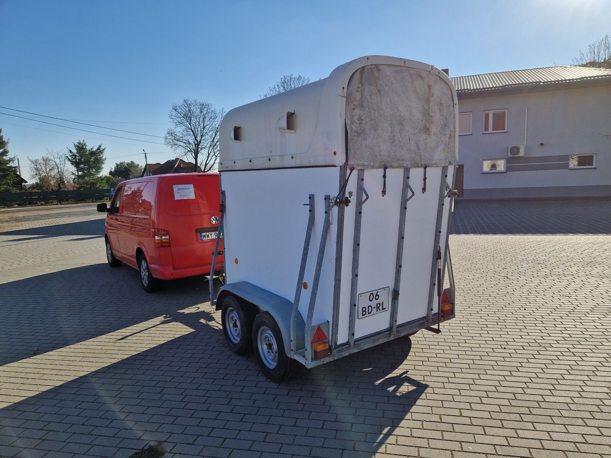 Przyczepa konna dla koni na 1,5 konia 1300DMC!!!
