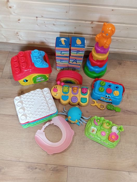 Zestaw zabawek dla malucha