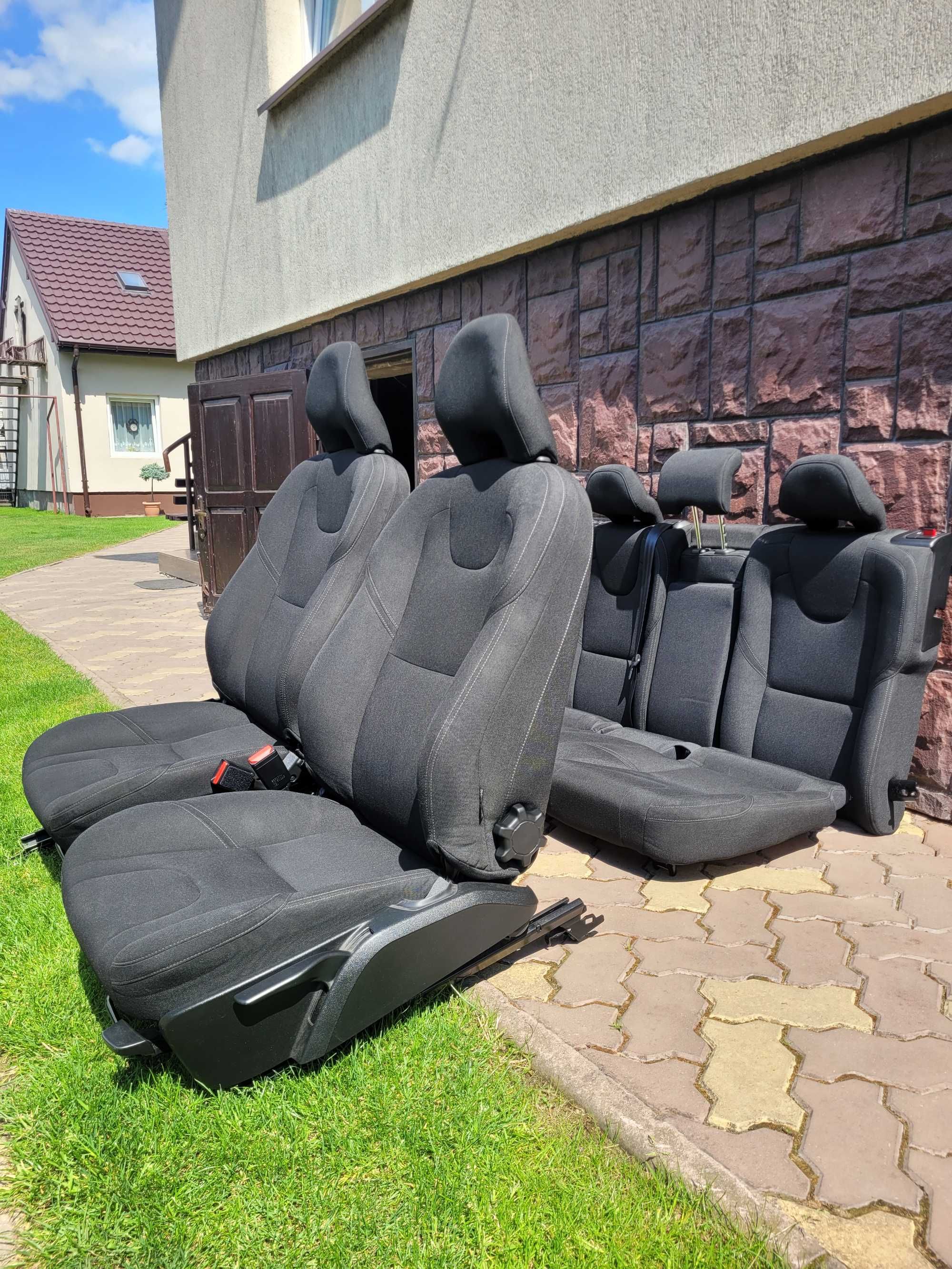Komplet foteli do Volvo V40