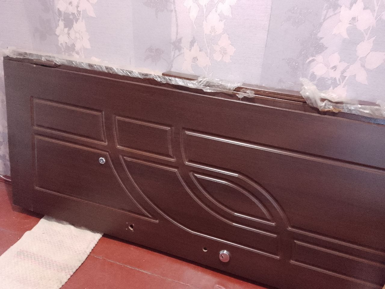 Вхідні двері 2,1 *0,8нові