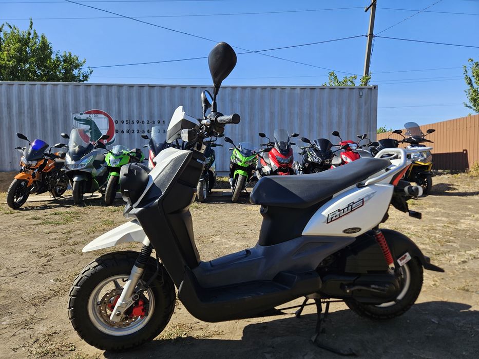 ПРОДАЖ скутерів Suzuku Mollet без пробігу по Уктаїні.Стокмото ДОСТАВКА