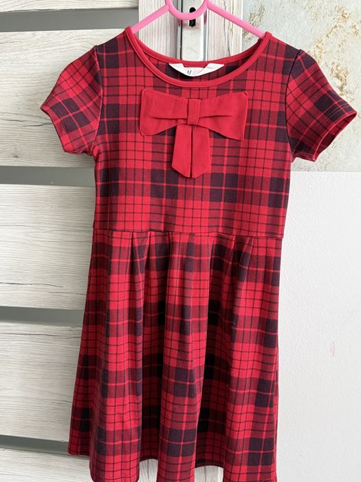 Elegancka czerwona sukienka