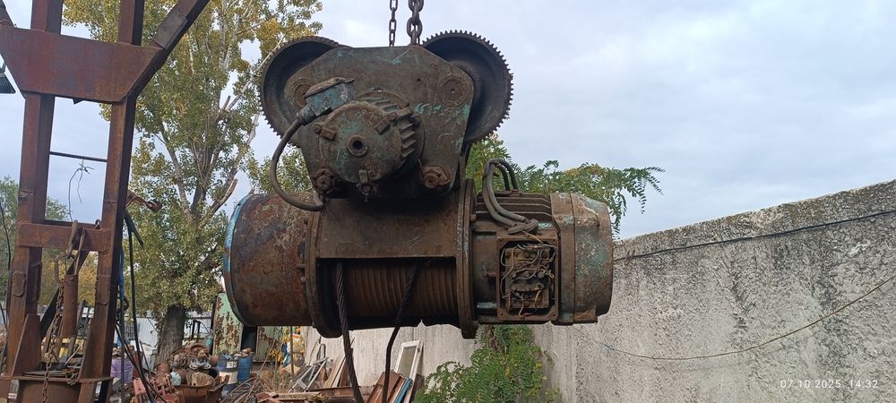 Продам тельфер Болгария 2т6м
