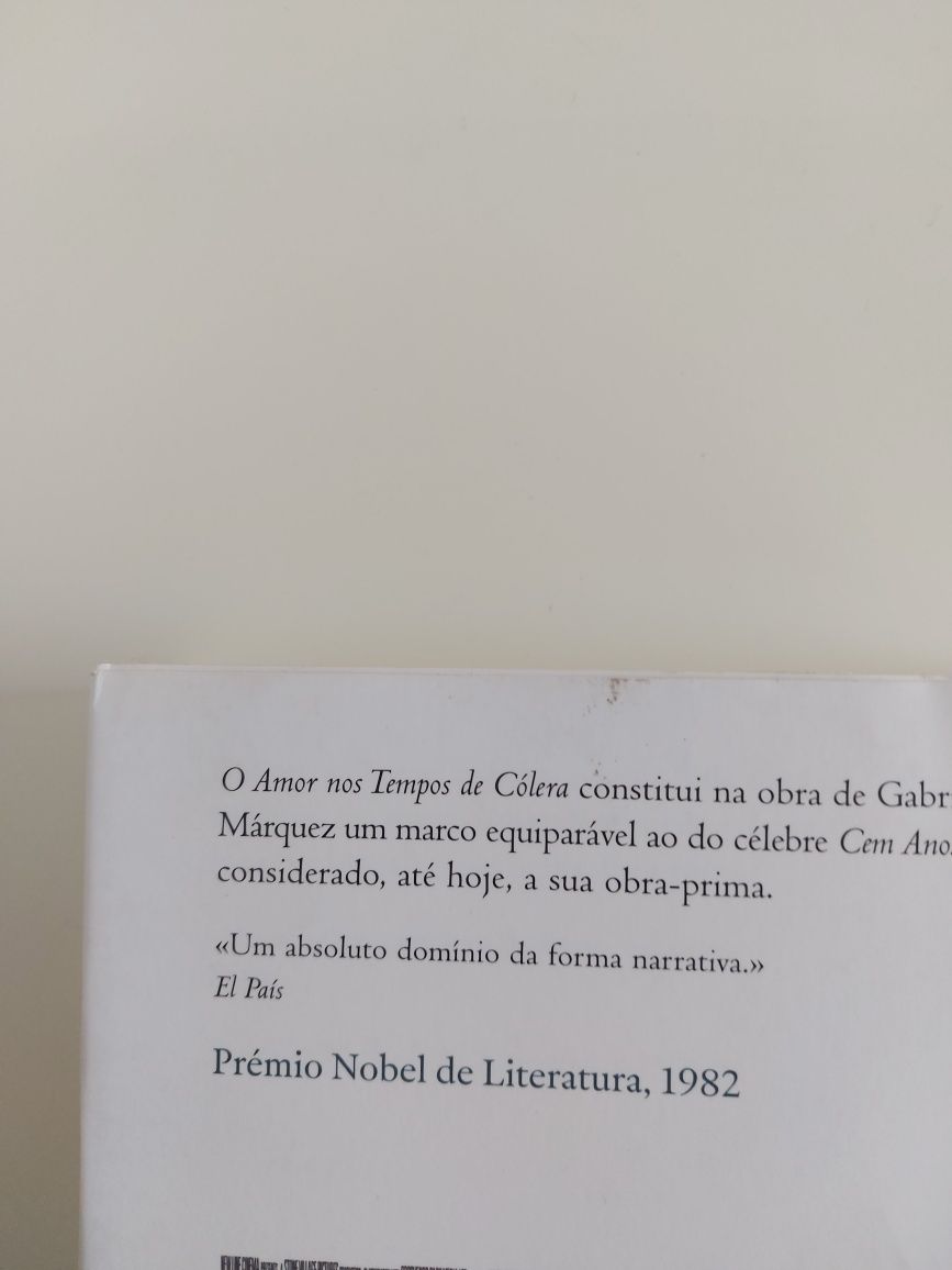 Livro "O amor nos tempos de cólera"