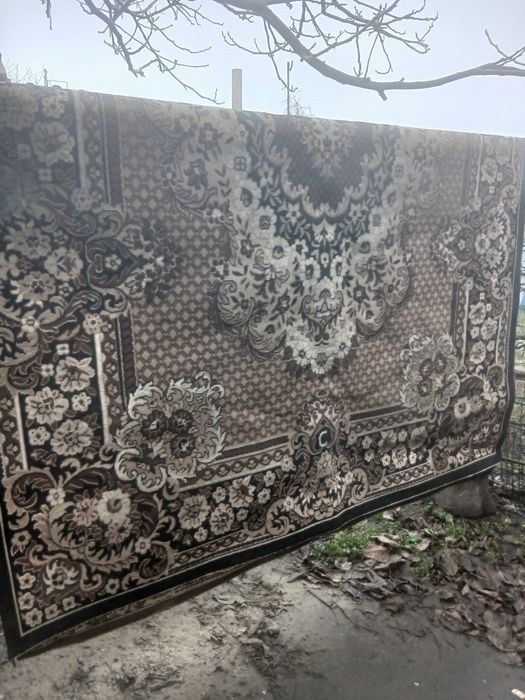 Великий килим на підлогу 2.60×3.60, середній стан