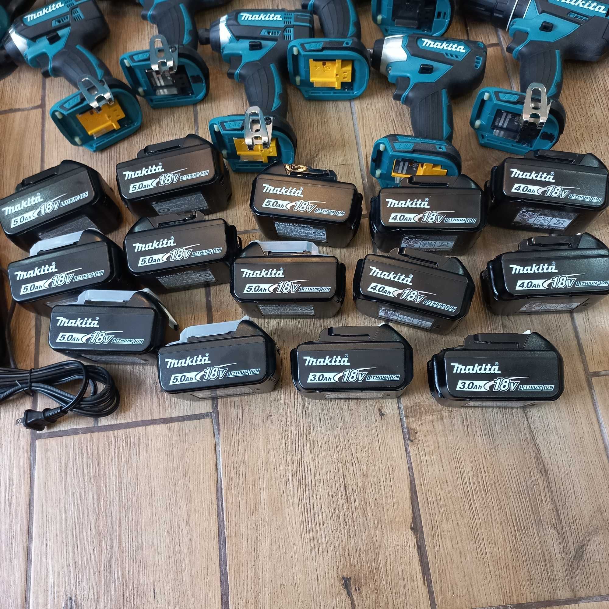 Аккумулятор батарея Makita BL1830B, BL1840B, BL1850B.