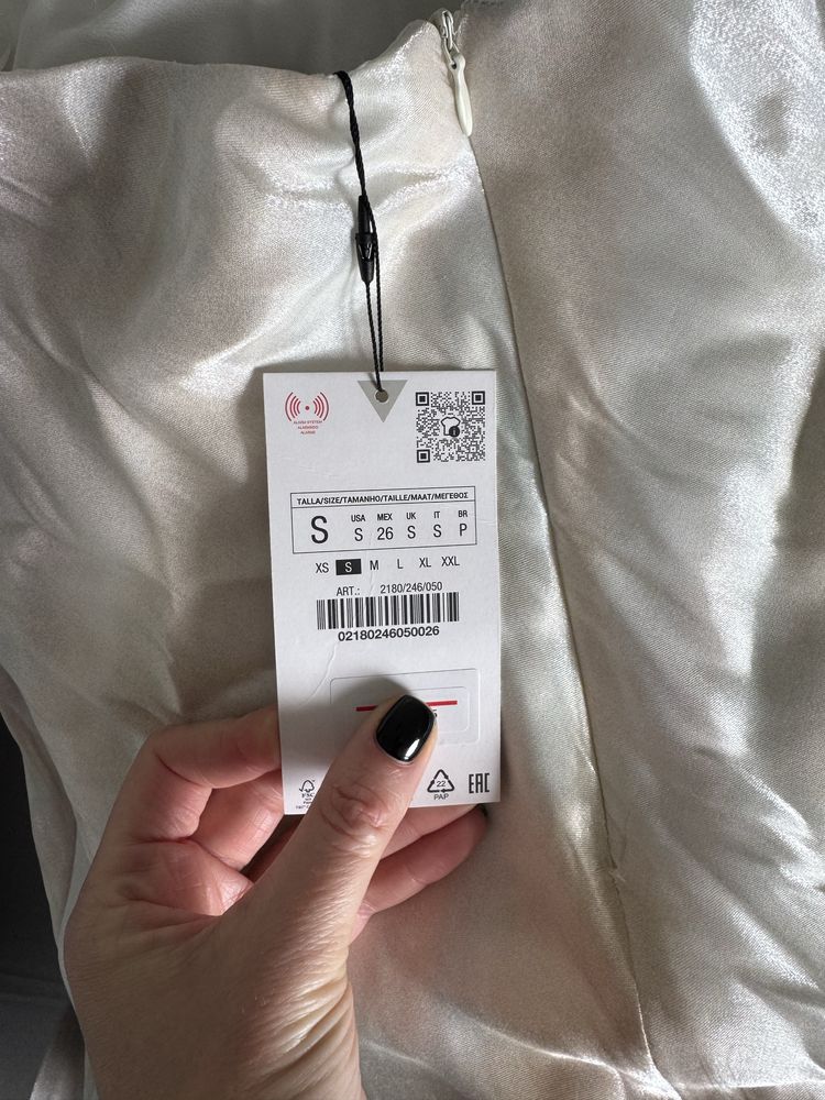Сукня ZARA, вечірня, біла, на випускний, гола спина, довга, в пол,