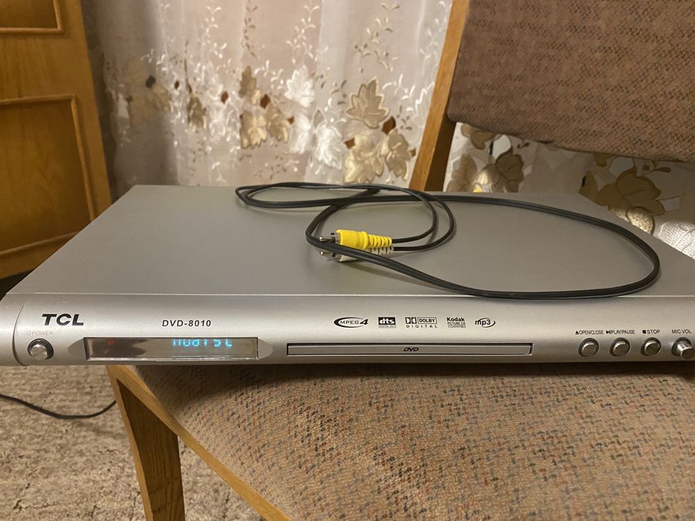 DVD-плеєр TCL DVD-8010