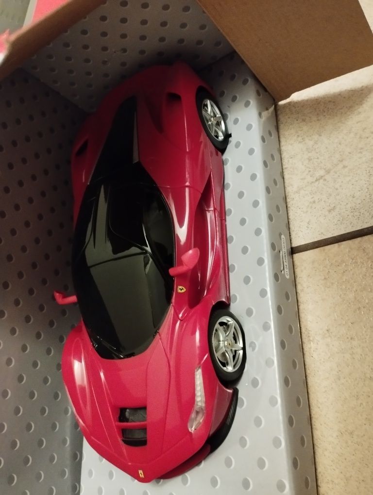 Samochód zdalnie sterowany Ferrari LaFerrari w skali 1:24