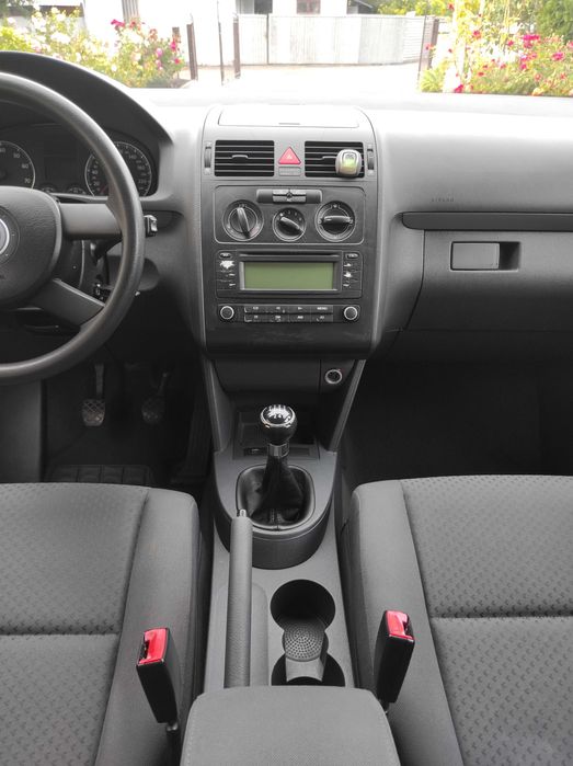 Продам автомобіль Volkswagen Touran 2004 року