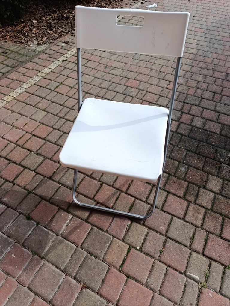 Krzesło białe składne