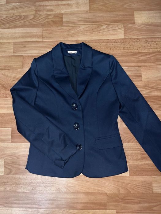 Піджак дитячий 152, майже новий