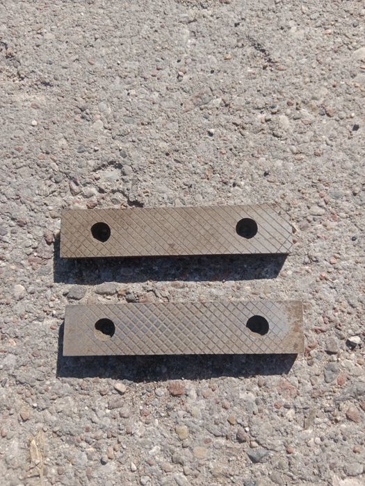 Szczęki do imadła z czasów PRL.