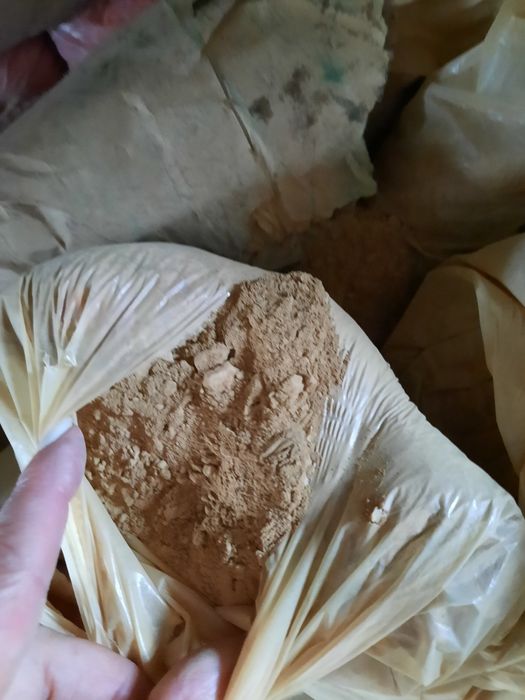 Охра, сурик залізний, акумуляторна кислота