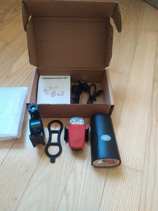 Набір акумуляторних світлодіодних ліхтарів для велосипеда