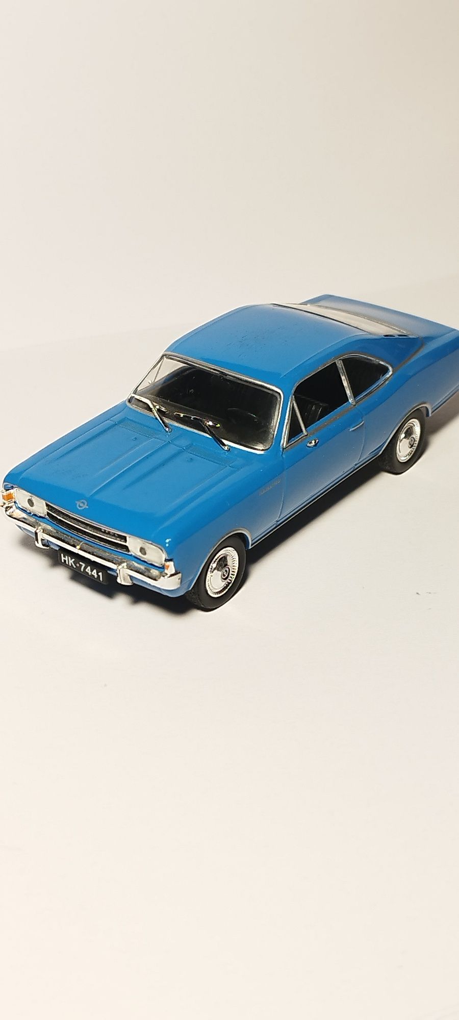 Samochodzik auto PRL-u Opel Record C DeAgostini skala 1/43