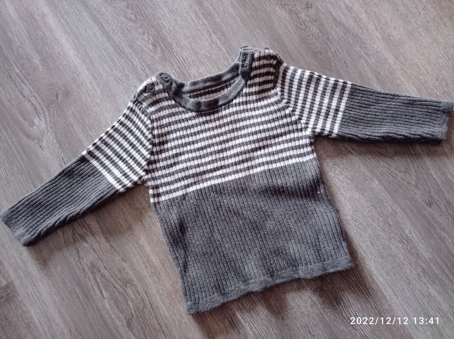 Sweterek niemowlęcy