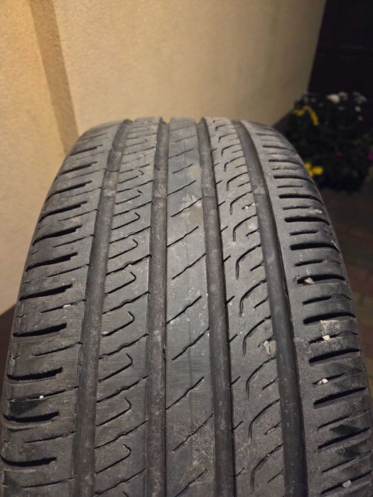 Opony letnie Barum Bravuris 225/50/17