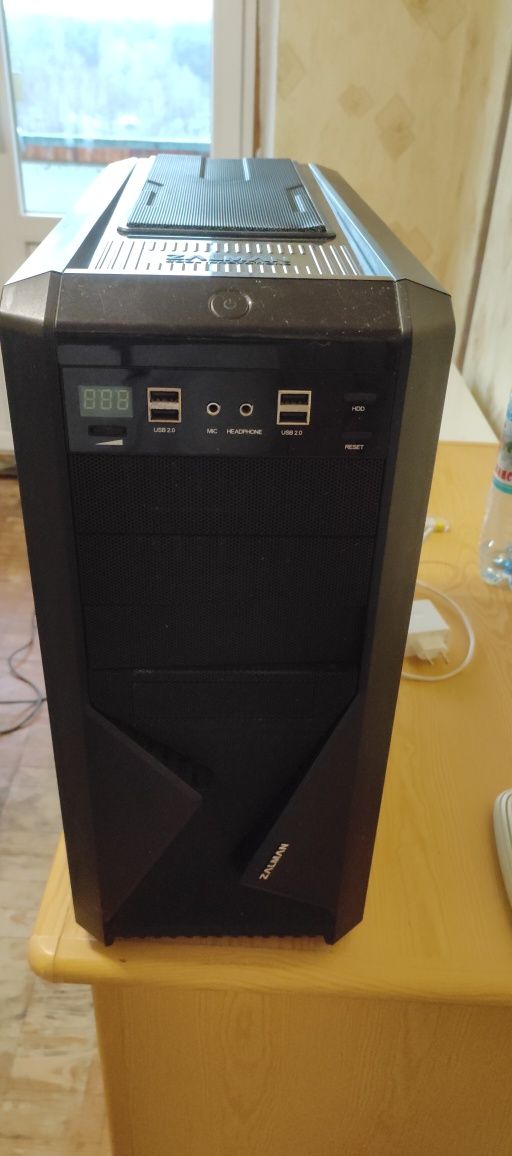 Ігровий комп'ютер + монітор LG+ акустична система Sven MS-320