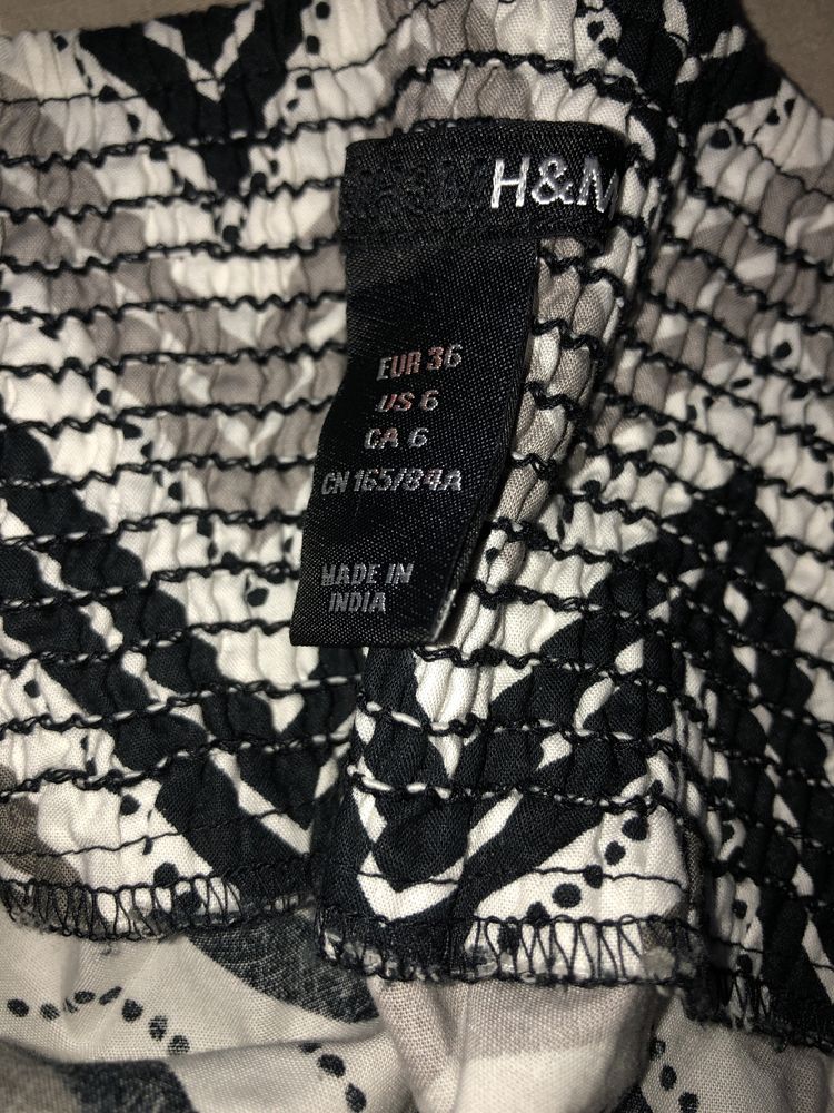 Czarno biala sukienka H&M