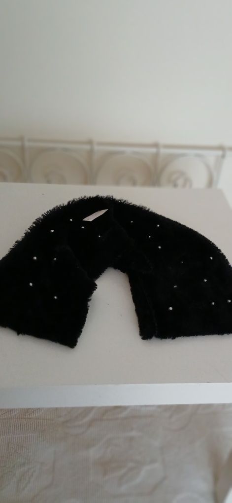Gola com pérolas,  nova