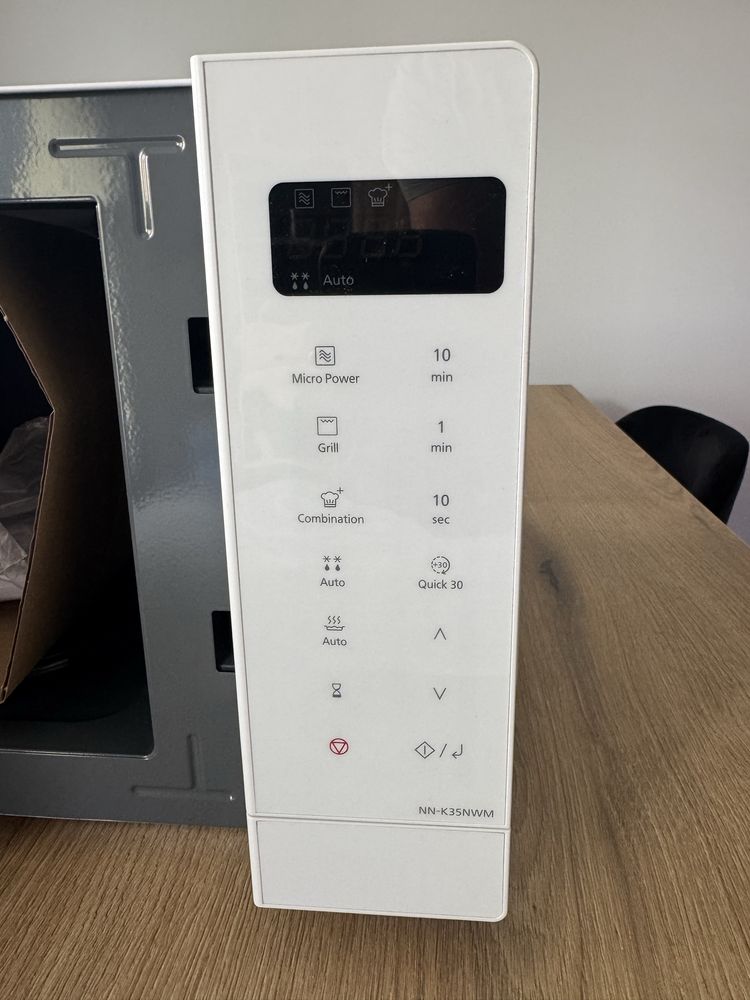 Kuchenka mikrofalowa PANASONIC NN-K35NWMEPG - NOWA !!