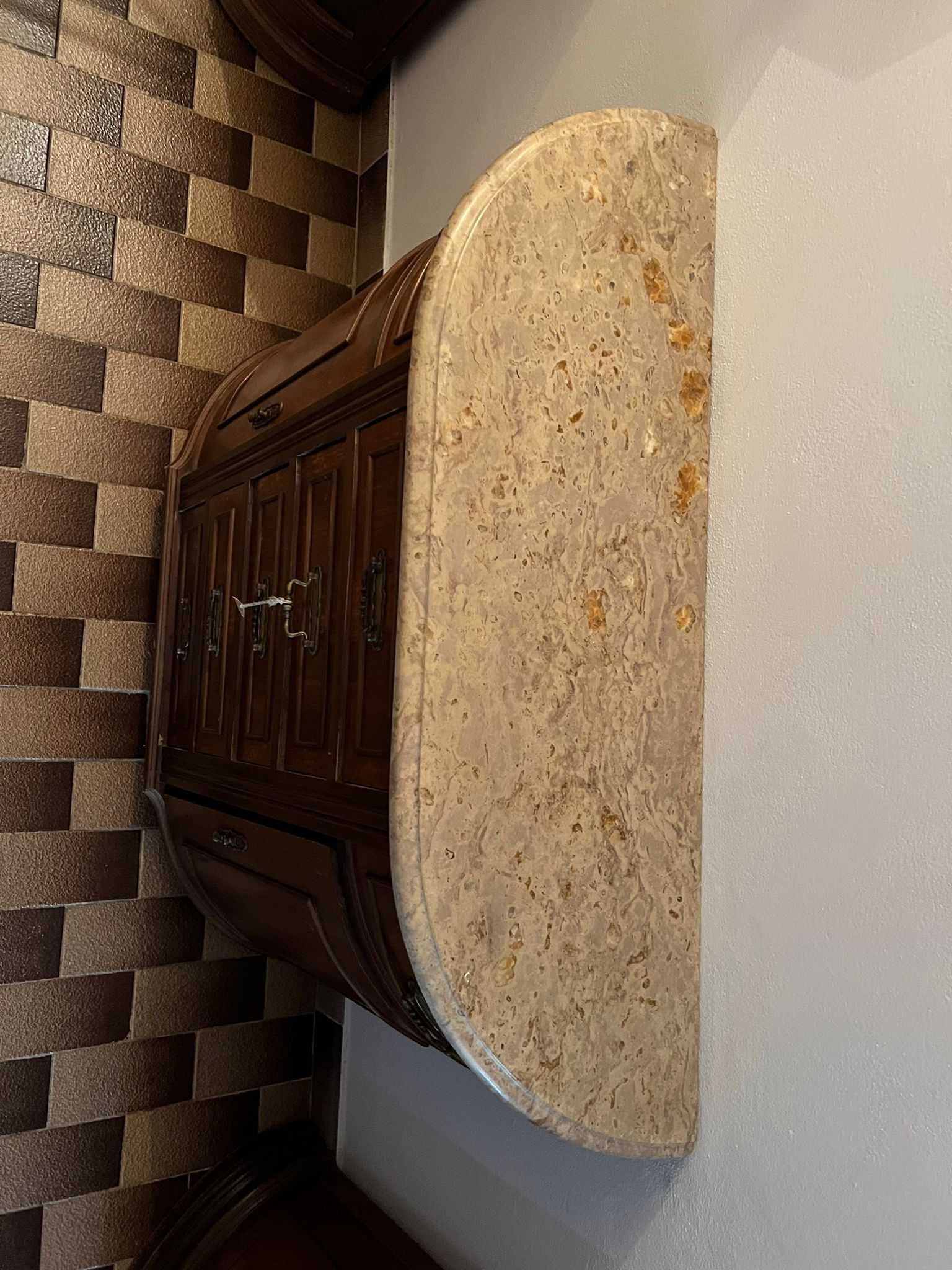 Sapateira em madeira com gavetas