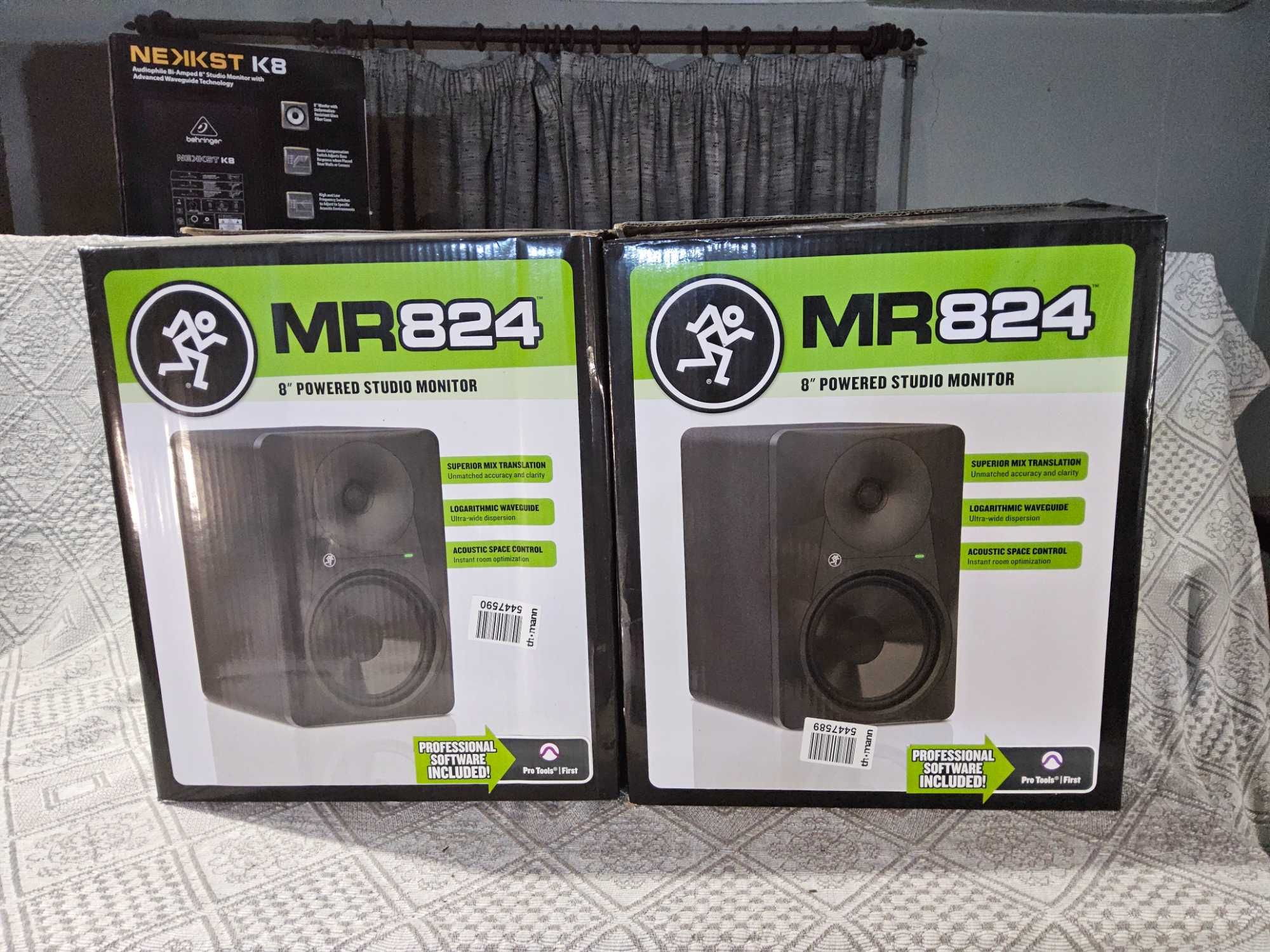1 Ano de GARANTIA Só durante 15 dias desconto de 25%  MACKIE MR 824