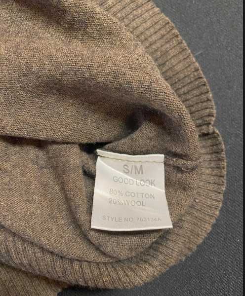 Czekoladowy sweter dopasowany bawełna z wełną jesień szafa kapsułowa