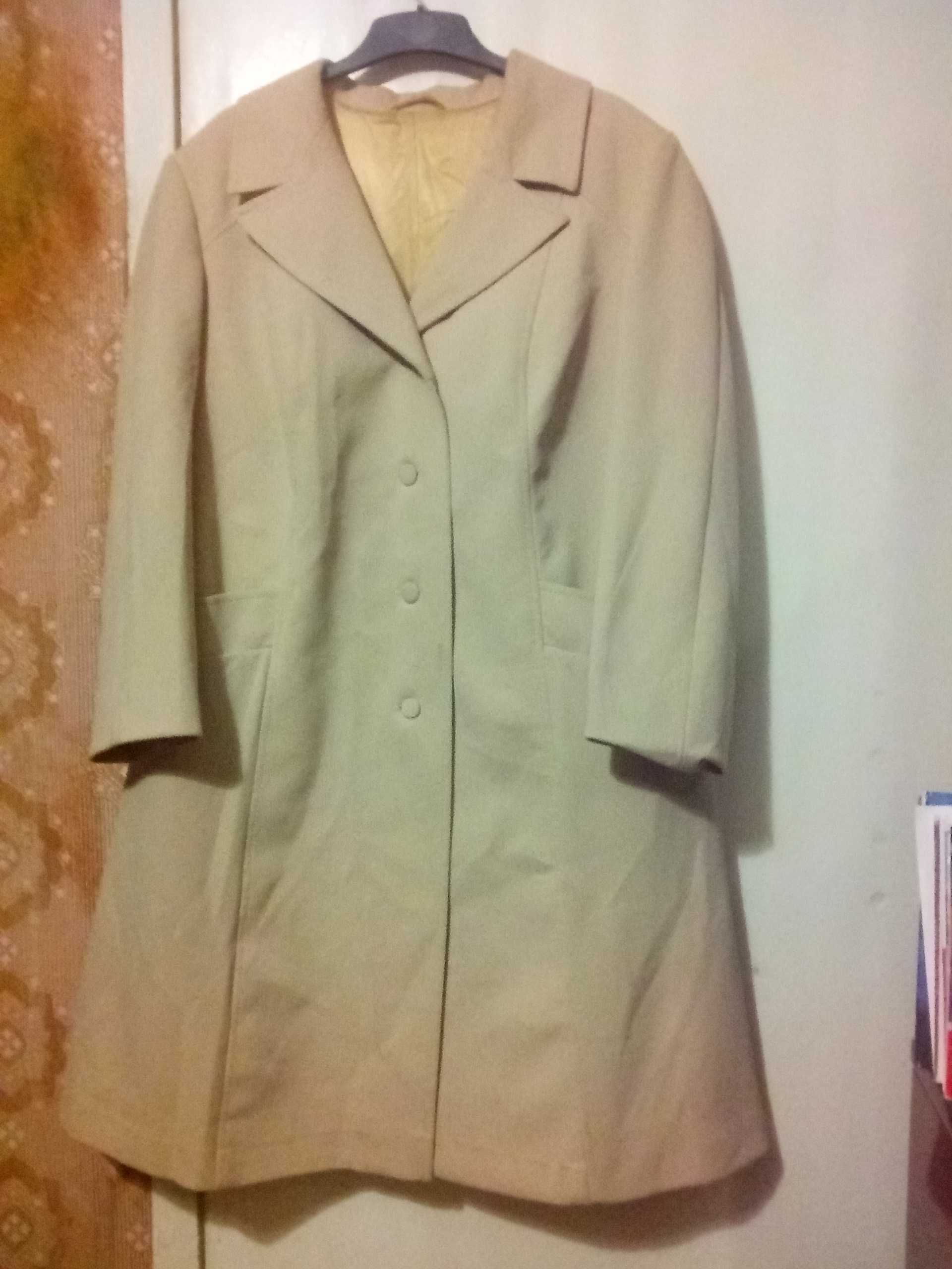 Демисезонное женское пальто "52 от шо "Украина" (УССР)