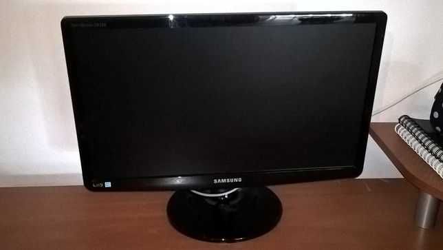 Monitor de computador e camara