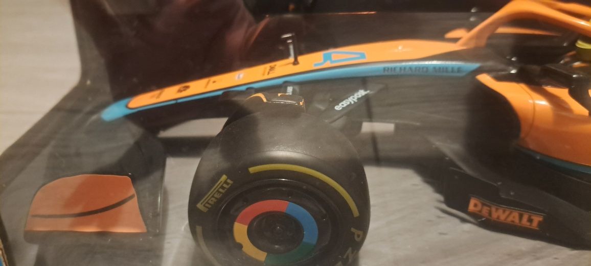 Samochód zdalnie sterowany McLaren Formula 1 MCL36