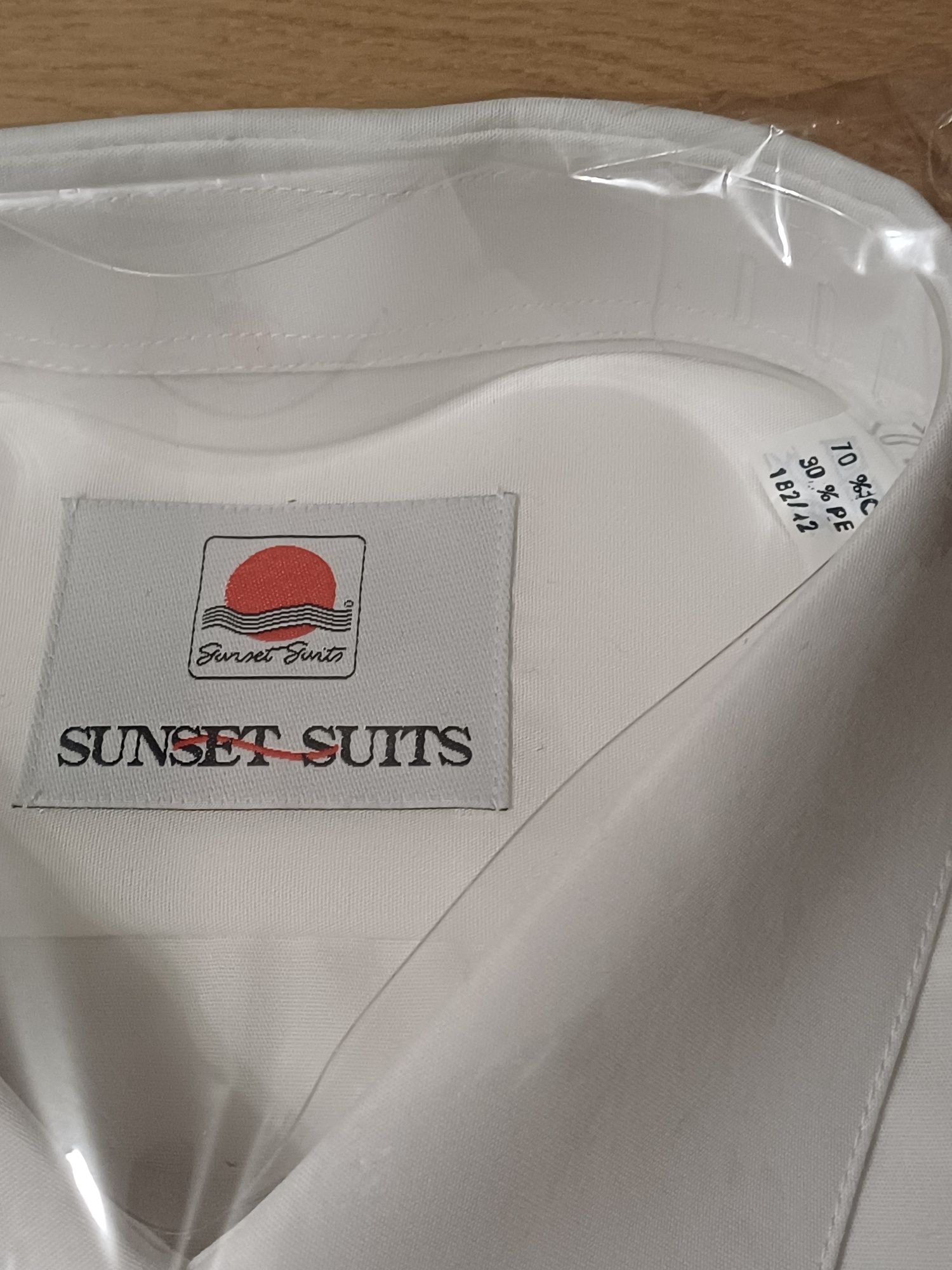 Продаю новую фирменную мужскую сорочку Sunset suits, разм.по вороту 42