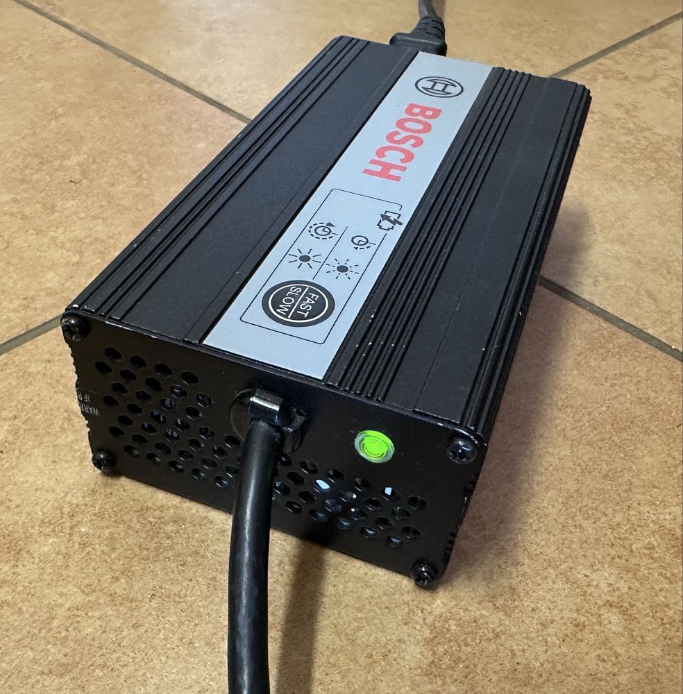 Ładowarka do roweru elektrycznego BOSCH Classic 144-8CH15L