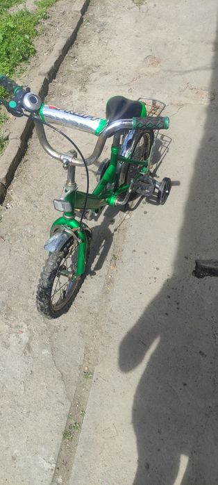 Велосипед дитячий в хорошому стані, тільки колеса поржавіліі всередині